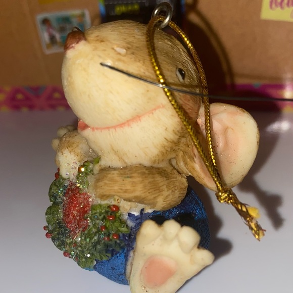 Charming Tails Christmas Mouse Ornament - Picture 4 of 5